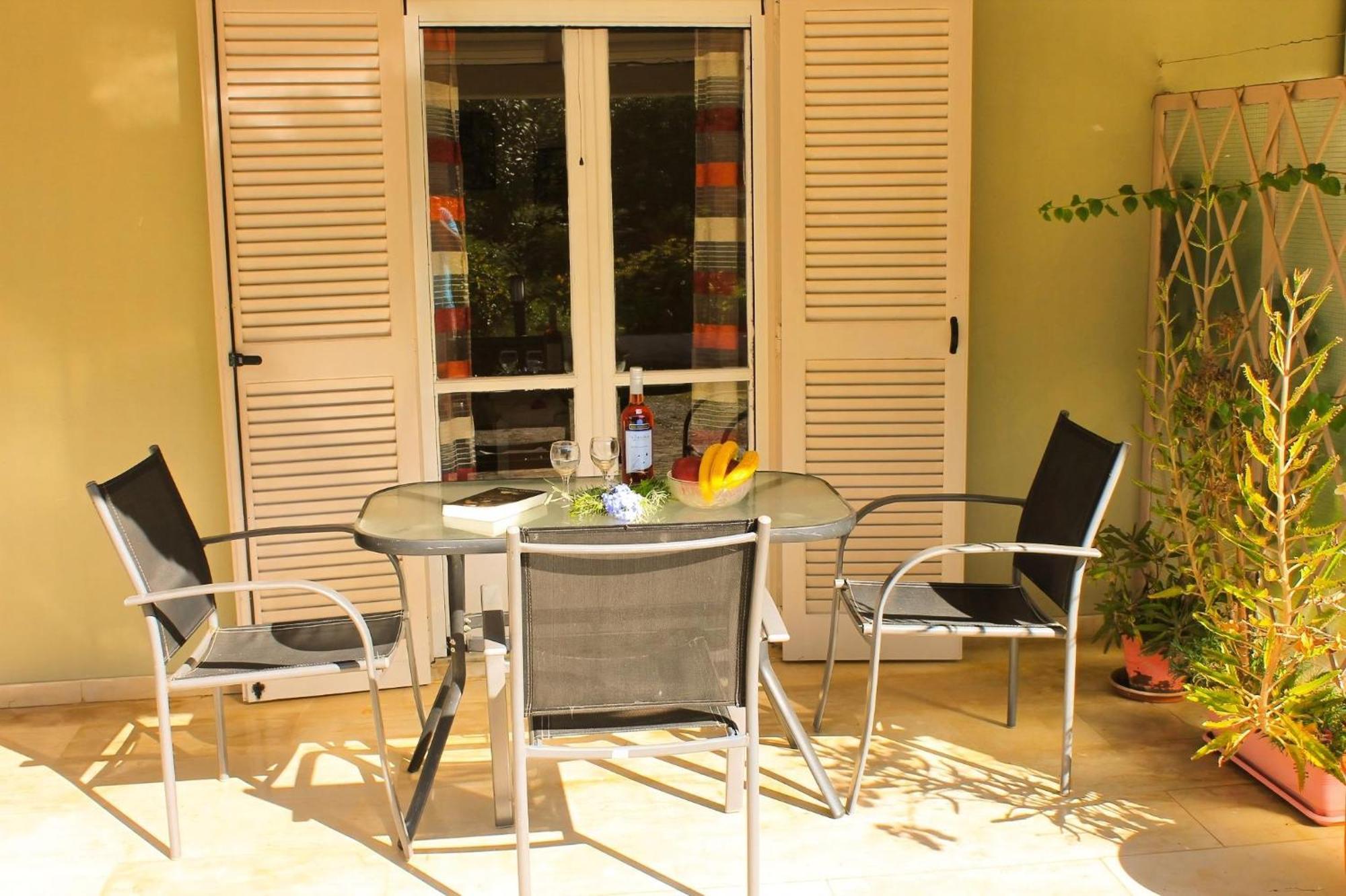 Apartment Geraeumige Mit Zwei Schlafzimmern In Der Naehe Des Sandstrandes Peritheia